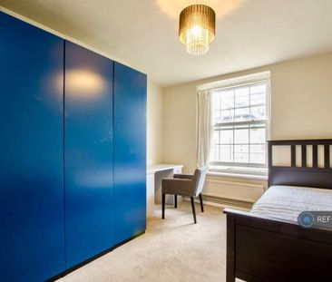 3 bedroom flat to rent - Photo 1