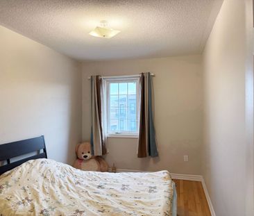 For Lease - 138 Farooq Boulevard, Vaughan, Ontario - Photo 6