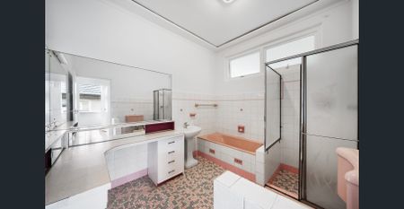 Freshly painted, spacious family home in quiet cul-de-Sac - Photo 2