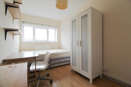 1 bedroom in a house share to rent - Photo 3