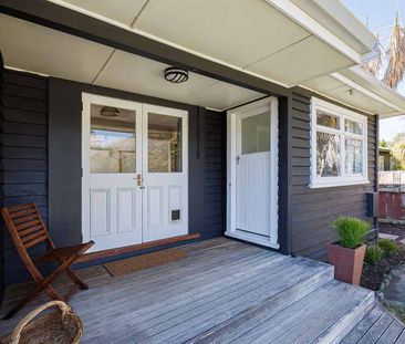 Move‑In Ready! Refreshed 2 Bedroom in Clive - Photo 1