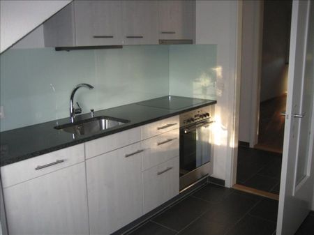 Appartement mansardé avec beaucoup de charme - Photo 3