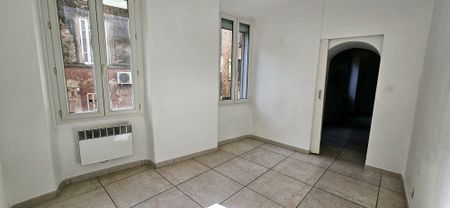 Location Appartement 3 pièces 74m² GONFARON 83590 - Photo 2