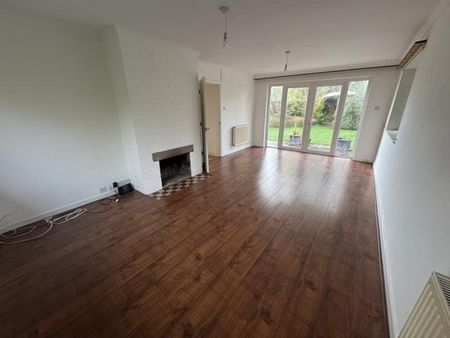3 bedroom detached house to rent - Photo 2