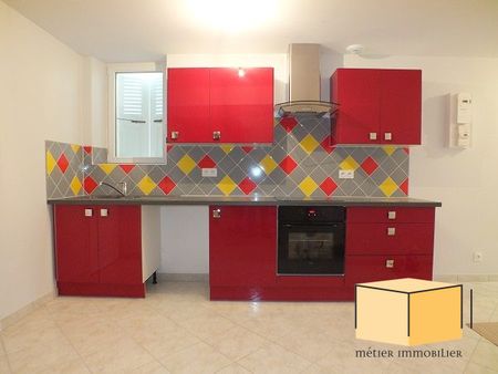 Location Maison 4 pièces 88m² BELLEY 01300 - Photo 2