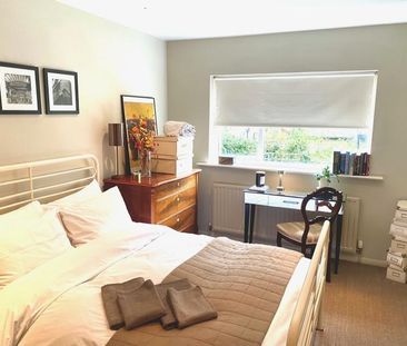 Spacious, quiet room in North London (N4) with excellent transport ... - Photo 4