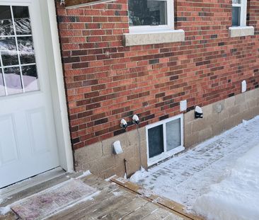 For Lease - 2093 Maplewood Drive Unit# LOWER, Burlington, Ontario - Photo 3