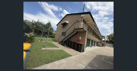 Updated Unit in the Heart of Moorooka - Photo 2