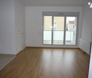 REIMS SECTEUR LUTON, un APPARTEMENT de type 2 récent avec parking - Photo 3