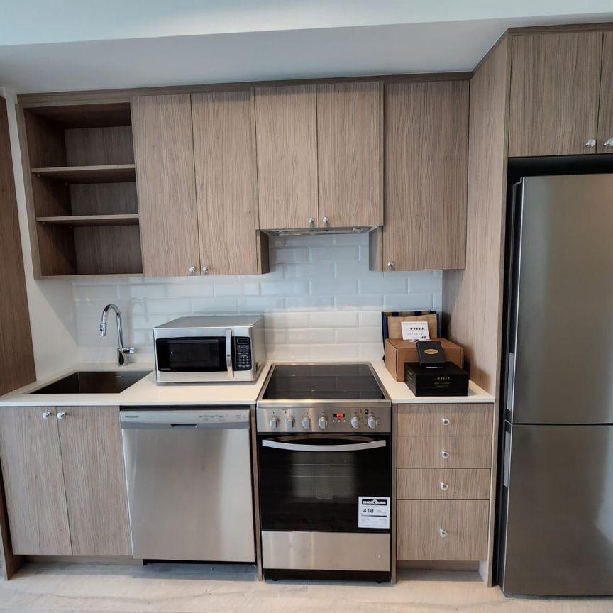 For Lease - 50 George Butchart Drive Unit# 904, Toronto, Ontario - Photo 1