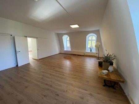 Wohnen mit Stil - idyllisch & einzigartig! 4 ZKB-Wohnung auf Schloß Möhler - Photo 4