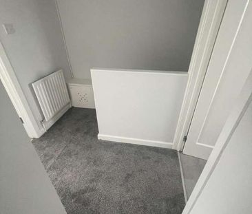 Ryefield Ave, Hillingdon, UB10 - Photo 1