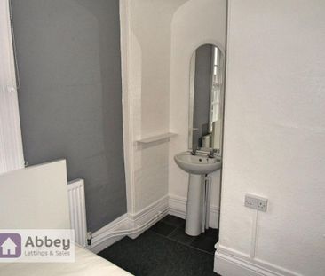 1 bedroom in a house share to rent - Photo 6