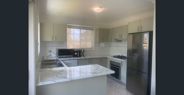 Well Maintained 2 Bedroom Townhouse - Photo 1