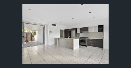 Great Location, City Views - Photo 5