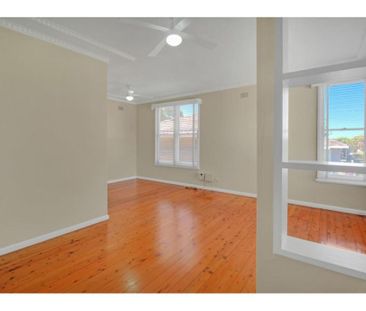 9 London Drive, West Wollongong, NSW 2500 - Photo 6