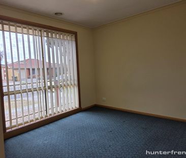 SPACIOUS UNIT IN ALTONA MEADOWS - Photo 5