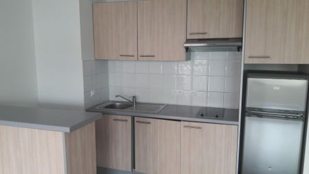 location Appartement T3 DE 68.38m² À MARSEILLE - Photo 2