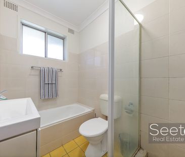 North facing, Bright and Fully Renovated Top-floor Two-bedroom Apar... - Photo 6