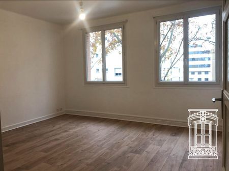 Location Appartement 2 pièces 48m² LYON 6ème - Photo 2