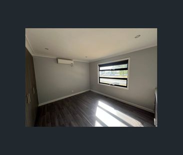 for Rent | 12 Month Lease | Available 27th October. - Photo 4