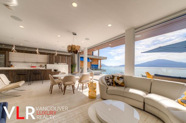 House in West Vancouver, BC - Photo 1