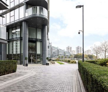 Exquisitely finished, is this luxurious four-bedroom apartment boas... - Photo 1