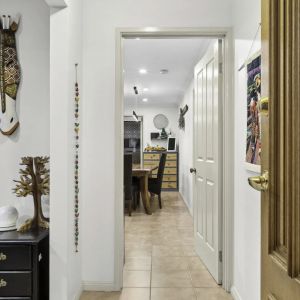 Family Living in Quiet Loop Street - Photo 3