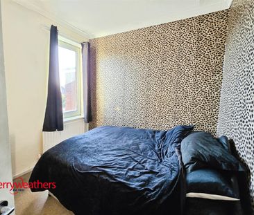 2 bed end of terrace house to rent in Snydale Road, Cudworth, S72 - Photo 1
