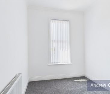 2 bed flat to rent in Whitehead Street, South Shields, NE33 - Photo 2