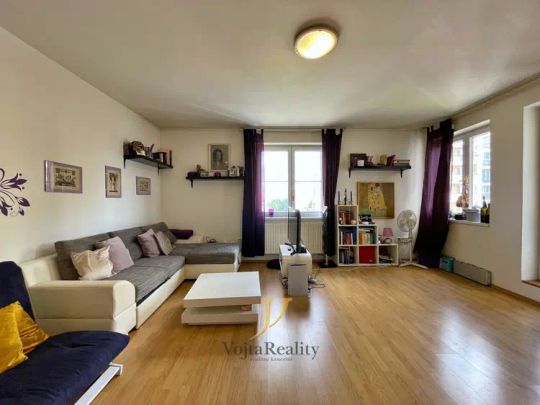 Pronájem byty 1+kk, 37 m - Fotografie 1