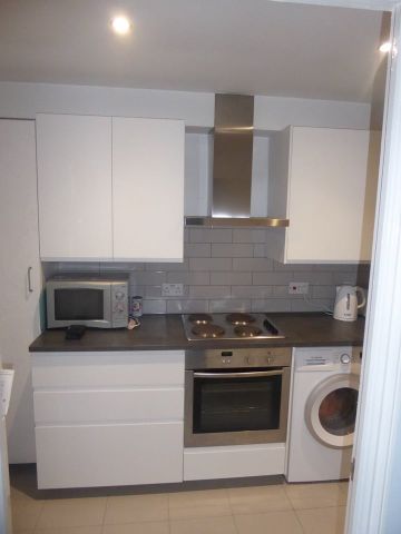 1 Bed Flat, Ferguson Close, E14 - Photo 5