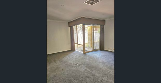 Space and location - Photo 1