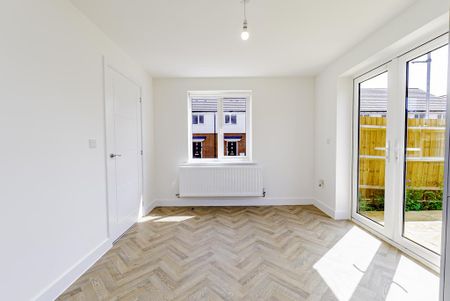 3 bedroom semi-detached house to rent - Photo 5