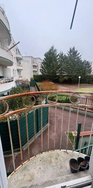 Appartement Evry Courcouronnes 1 pièce 23.5 m2 - Photo 2