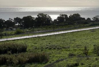 Apartamento T3 com estacionamento e vista de mar em Santo Amaro de Oeiras