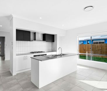NEWLY BUILT HOME IN CENTRAL LOCATION - Photo 4