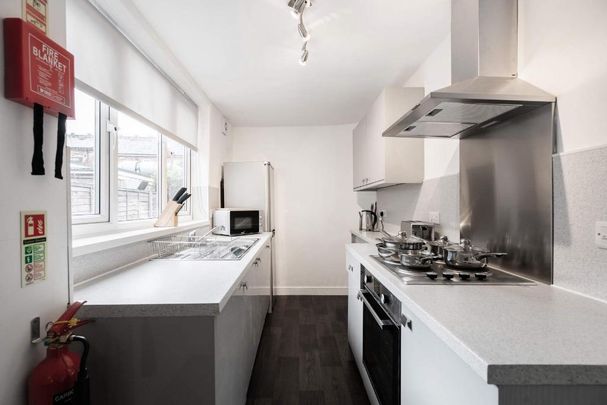 3 bedroom terraced house to rent - Photo 1