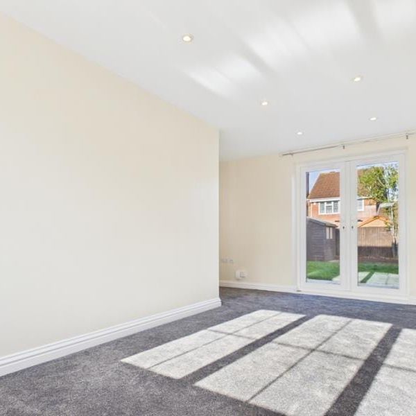 Shelduck Road, Quedgeley - Photo 1