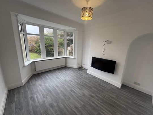 3 bedroom semi-detached house to rent - Photo 1