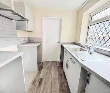 2 bedroom terraced house to rent - Photo 3