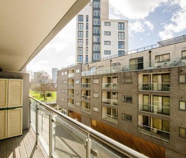 3 bedroom flat to rent - Photo 6