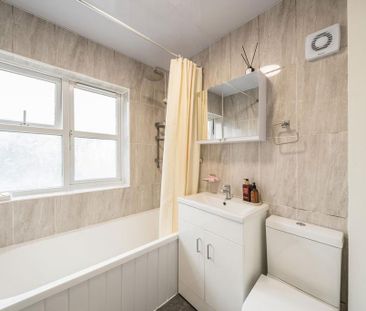 2 bedroom end of terrace house to rent - Photo 5