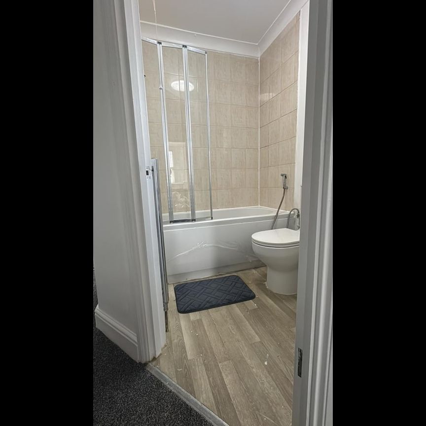 Room in a Shared House, Boundary Road, E17 - Photo 1