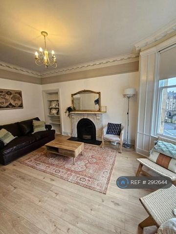 3 bedroom flat to rent - Photo 3