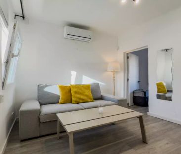 Single Bed in Room in a shared 2-bedroom apartment for rent in les ... - Photo 4