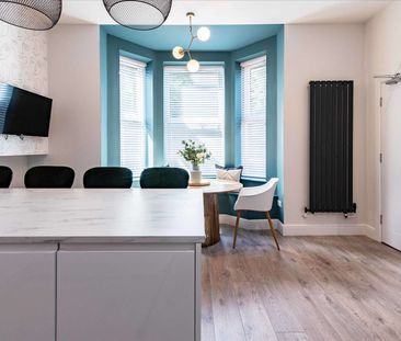 Large Victorian semi-detached Room One - Photo 6