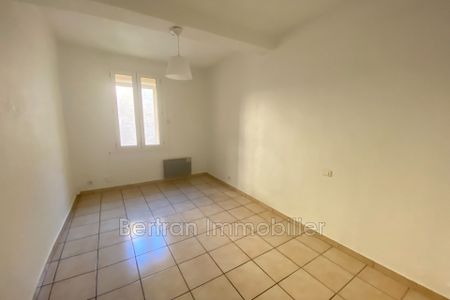 Location Appartement 3 pièces 46m² RIVESALTES 66600 - Photo 2