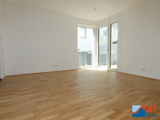 Ideal aufgeteilte Wohnung mit Loggia zu mieten! - Photo 1