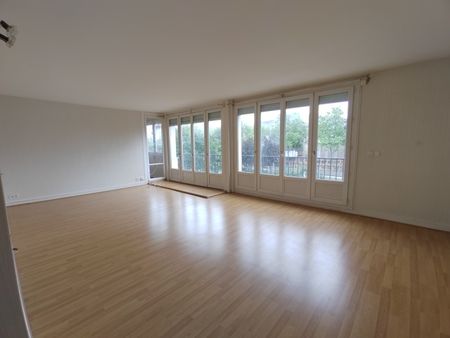 Location Appartement 5 pièces 98m² ORLEANS 45000 - Photo 2